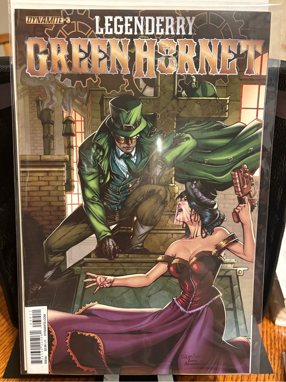 ✨5/$20✨ Legenderry Green Hornet Comic Book